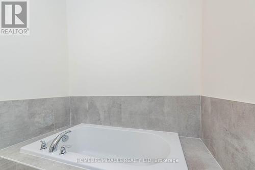 65 Donald Ficht Crescent, Brampton, ON - Indoor Photo Showing Bathroom