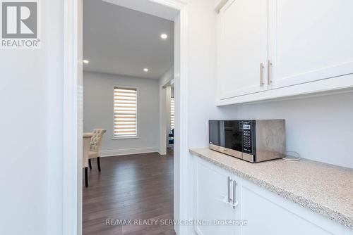 23 Lizzie Court, Caledon, ON - Indoor Photo Showing Kitchen