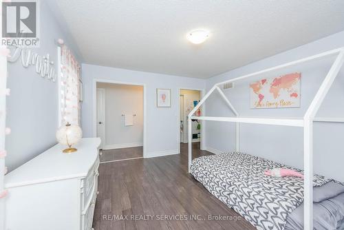 23 Lizzie Court, Caledon, ON - Indoor Photo Showing Bedroom