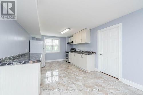 23 Lizzie Court, Caledon, ON - Indoor Photo Showing Kitchen