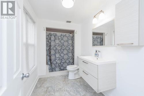 23 Lizzie Court, Caledon, ON - Indoor Photo Showing Bathroom