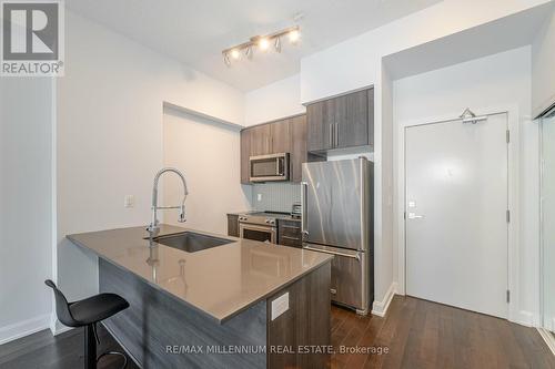 202 - 4011 Brickstone Mews, Mississauga, ON - Indoor Photo Showing Kitchen With Upgraded Kitchen