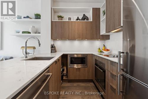 104 - 200 Sackville Street, Toronto, ON - Indoor Photo Showing Kitchen With Stainless Steel Kitchen With Upgraded Kitchen
