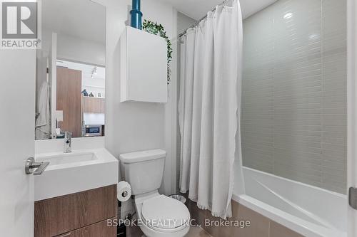 104 - 200 Sackville Street, Toronto, ON - Indoor Photo Showing Bathroom