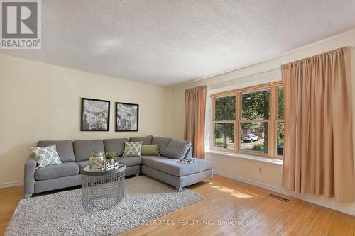 25 Gorsey Square, Toronto, ON - Indoor Photo Showing Living Room