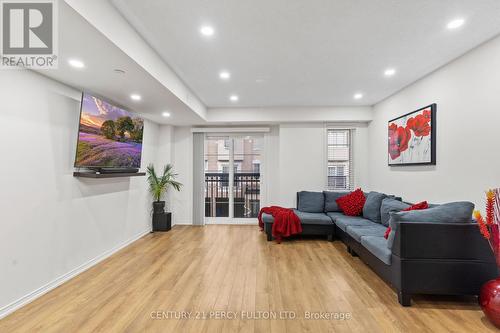 21 - 2526 Bromus Path, Oshawa (Windfields), ON - Indoor Photo Showing Living Room