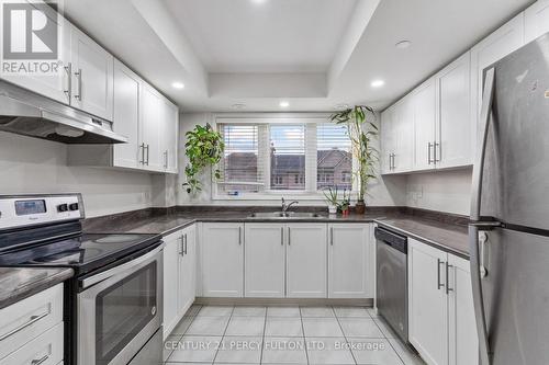 21 - 2526 Bromus Path, Oshawa (Windfields), ON - Indoor Photo Showing Kitchen With Double Sink