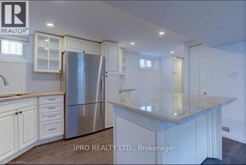 38 Abigail Avenue, Brantford, ON - Indoor Photo Showing Kitchen