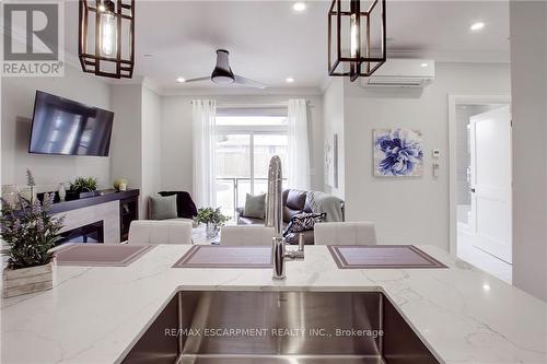 102 - 257 Millen Road, Hamilton, ON - Indoor Photo Showing Kitchen