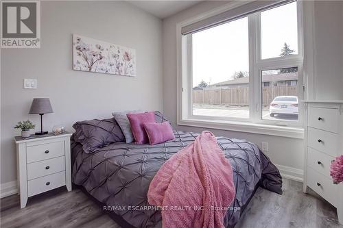 102 - 257 Millen Road, Hamilton (Stoney Creek), ON - Indoor Photo Showing Bedroom