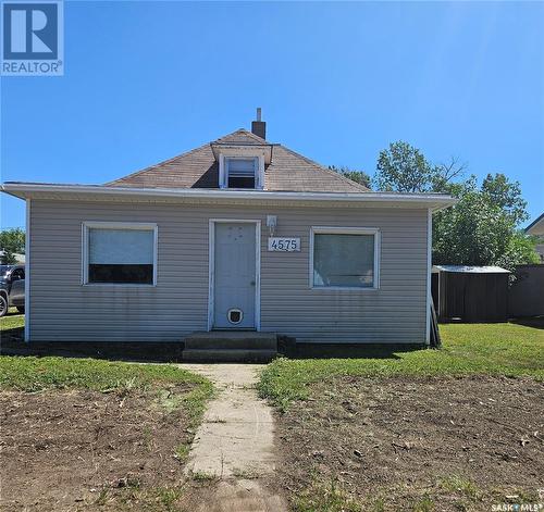 4575 Price Avenue, Gull Lake, SK - Outdoor