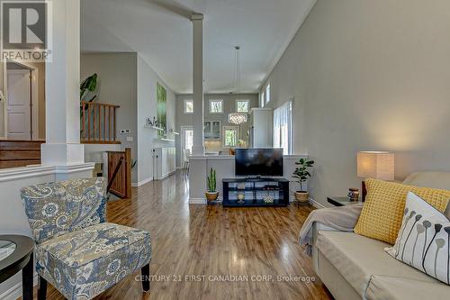 142 Old Field Lane, Central Elgin (Port Stanley), ON - Indoor Photo Showing Living Room