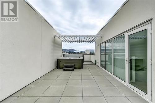 3030 Pandosy Street Unit# 303, Kelowna, BC - Outdoor With Exterior