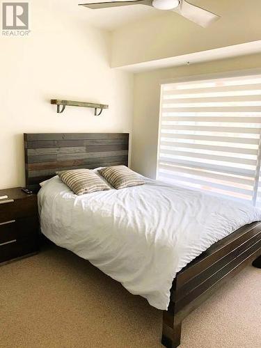 3030 Pandosy Street Unit# 303, Kelowna, BC - Indoor Photo Showing Bedroom