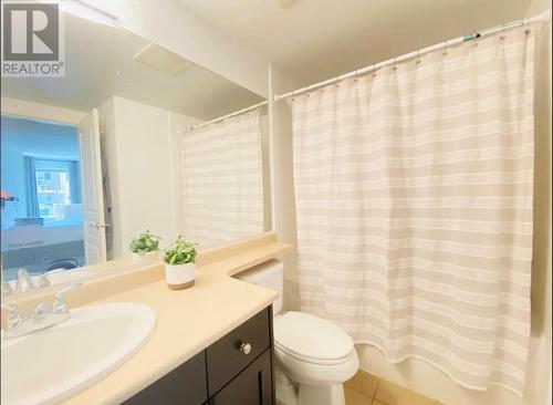 1093 Sunset Drive Unit# 302, Kelowna, BC - Indoor Photo Showing Bathroom