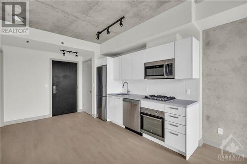 203 Catherine Street Unit#413, Ottawa, ON - Indoor Photo Showing Kitchen With Stainless Steel Kitchen