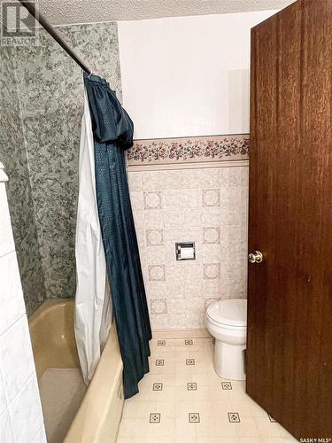 508 Cochin Avenue, Meadow Lake, SK - Indoor Photo Showing Bathroom