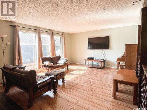 508 Cochin Avenue, Meadow Lake, SK - Indoor Photo Showing Living Room