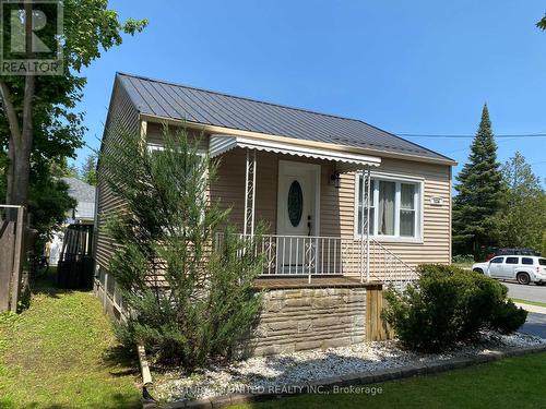 124 Hazlitt Street, Peterborough (Ashburnham), ON - Outdoor With Deck Patio Veranda