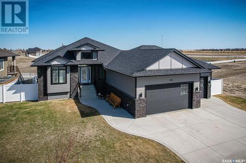 405 Prairie View Drive, Dundurn, SK - Outdoor With Facade