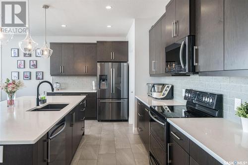 405 Prairie View Drive, Dundurn, SK - Indoor Photo Showing Kitchen With Double Sink With Upgraded Kitchen