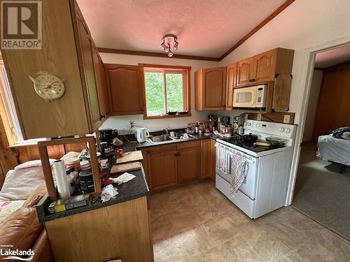 71 Bayview Drive, Parry Sound, ON - Indoor Photo Showing Kitchen With Double Sink