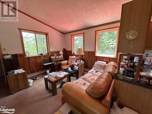 71 Bayview Drive, Parry Sound, ON - Indoor Photo Showing Living Room