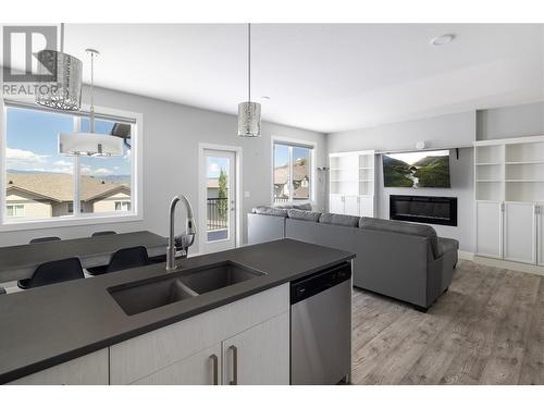 933 Mt. Robson Place Unit# 12, Vernon, BC - Indoor Photo Showing Kitchen With Double Sink