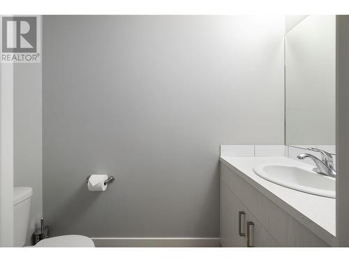 933 Mt. Robson Place Unit# 12, Vernon, BC - Indoor Photo Showing Bathroom