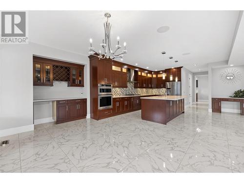 621 Barra Lane, Kelowna, BC - Indoor Photo Showing Kitchen With Upgraded Kitchen