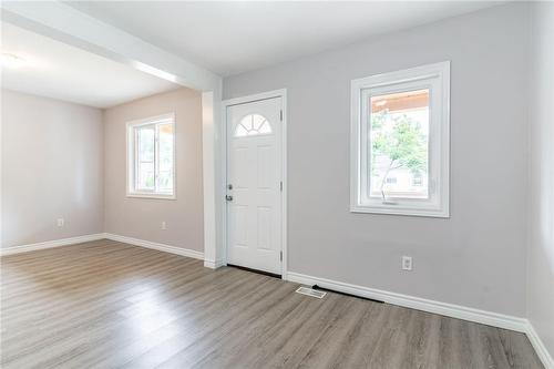 135 Mcanulty Boulevard, Hamilton, ON - Indoor Photo Showing Other Room