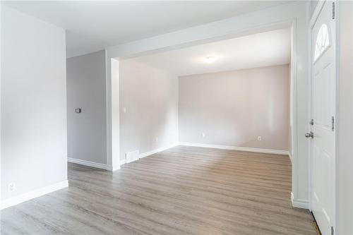 135 Mcanulty Boulevard, Hamilton, ON - Indoor Photo Showing Other Room