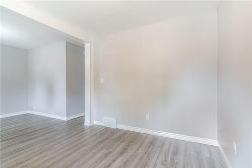 135 Mcanulty Boulevard, Hamilton, ON - Indoor Photo Showing Other Room