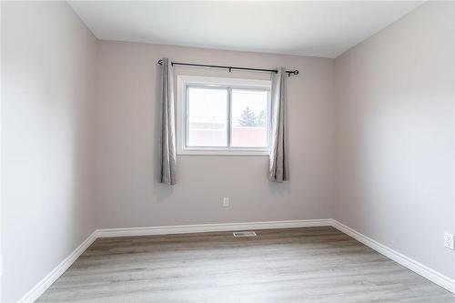 135 Mcanulty Boulevard, Hamilton, ON - Indoor Photo Showing Other Room