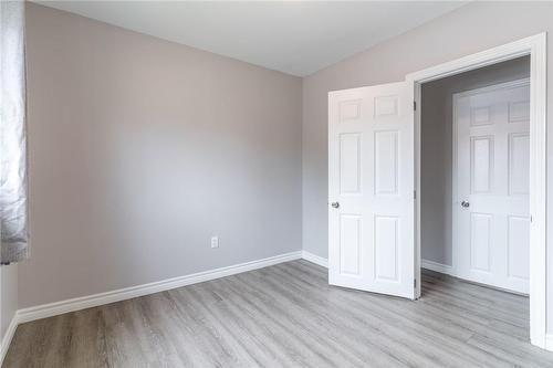 135 Mcanulty Boulevard, Hamilton, ON - Indoor Photo Showing Other Room