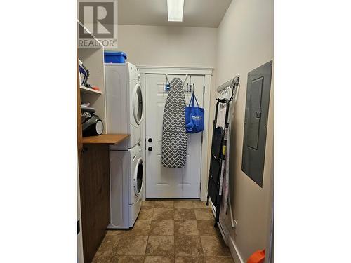 1404 16 Highway, Telkwa, BC - Indoor Photo Showing Laundry Room