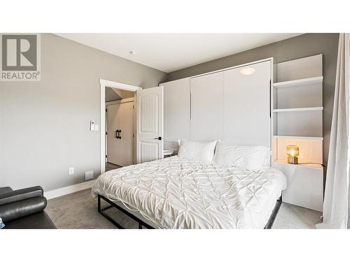 6955 Terazona Drive Unit# 447, Kelowna, BC - Indoor Photo Showing Bedroom