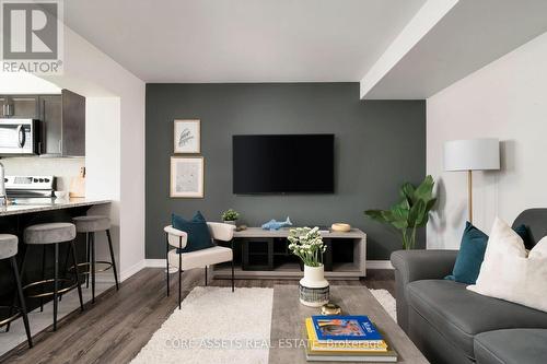 121 Toucan Trail, Oakville, ON - Indoor Photo Showing Living Room