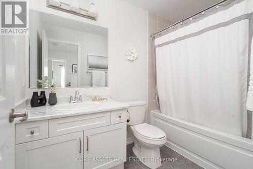 121 Toucan Trail, Oakville, ON - Indoor Photo Showing Bathroom