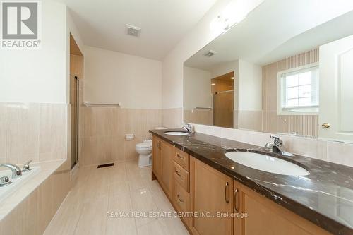 5377 Tenth Line W, Mississauga, ON - Indoor Photo Showing Bathroom