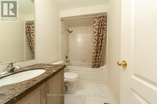 5377 Tenth Line W, Mississauga, ON - Indoor Photo Showing Bathroom