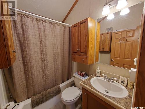 Merilee Way, Rock Ridge Rv Resort, Webb Rm No. 138, SK - Indoor Photo Showing Bathroom