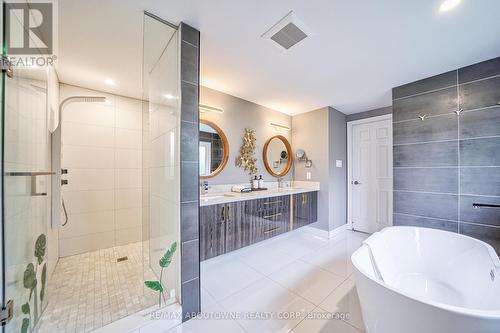 1395 Silversmith Drive, Oakville, ON - Indoor Photo Showing Bathroom