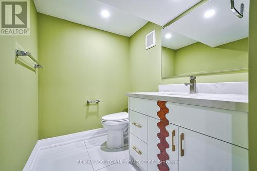 1395 Silversmith Drive, Oakville, ON - Indoor Photo Showing Bathroom