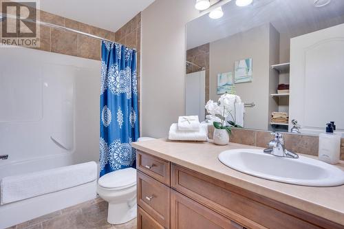 971 Monashee Place Unit# 23, Kelowna, BC - Indoor Photo Showing Bathroom