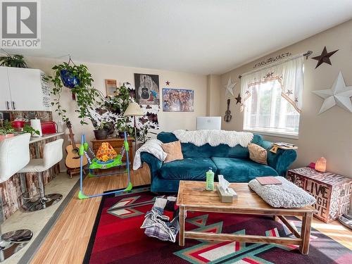 1719 Willowbrook Crescent, Dawson Creek, BC - Indoor Photo Showing Living Room