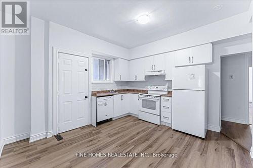 390 Oakwood Avenue, Toronto C03, ON - Indoor Photo Showing Kitchen