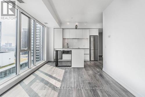 1511 - 225 Sumach Street, Toronto C08, ON - Indoor Photo Showing Kitchen With Stainless Steel Kitchen