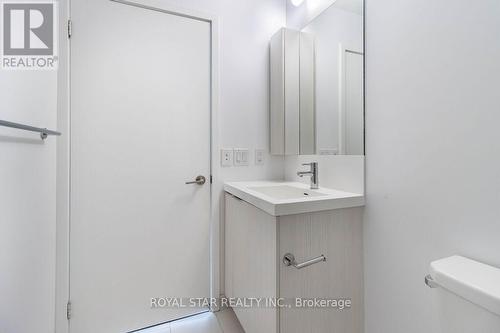 1511 - 225 Sumach Street, Toronto C08, ON - Indoor Photo Showing Bathroom