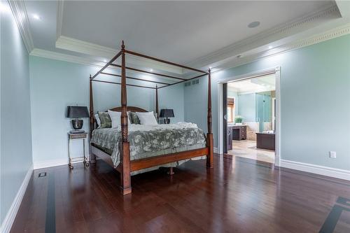 2659 2 Side Road, Burlington, ON - Indoor Photo Showing Bedroom